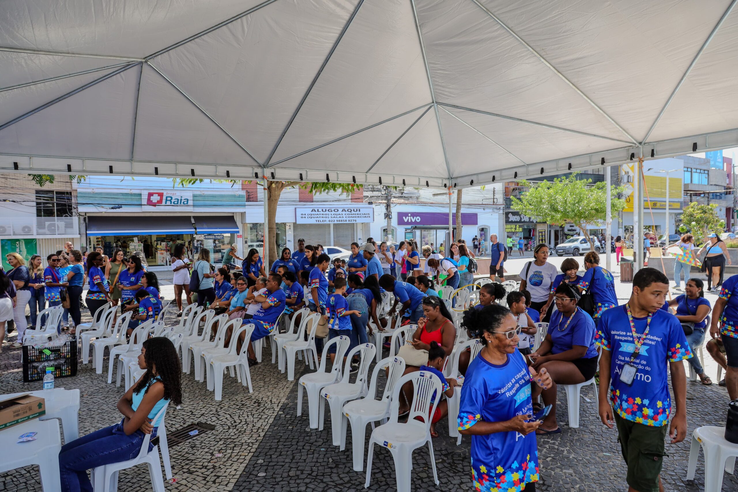 Instituições e famílias se reúnem em Cabo Frio para celebrar o Dia do Autismo