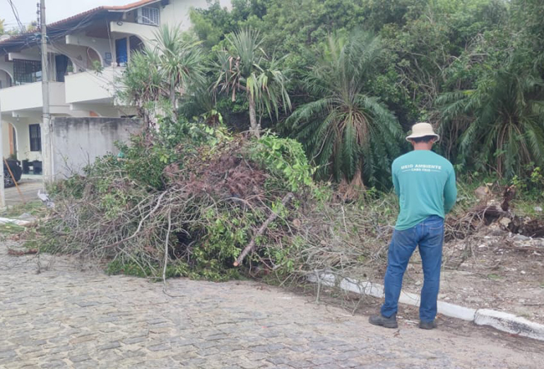 Cabo Frio ganha reforço contra o lixo: mangue começa a ser cercado e sinalizado