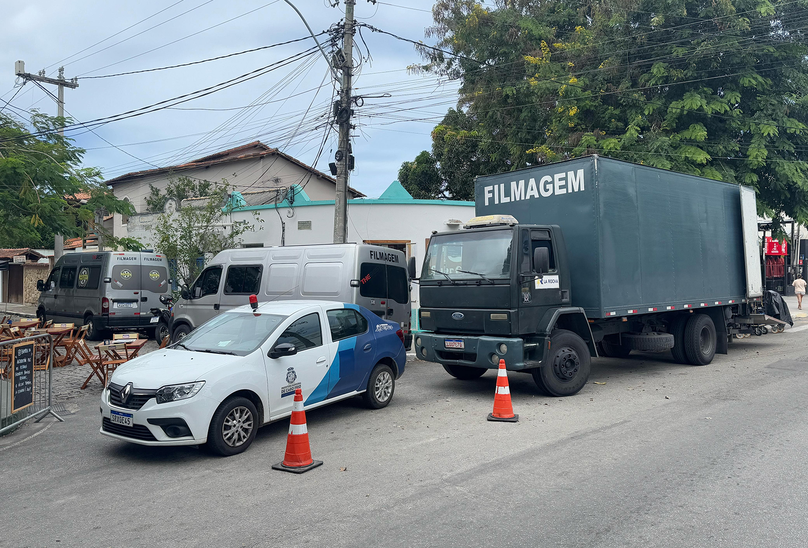 Produção com Débora Falabella movimenta economia e cultura em Cabo Frio