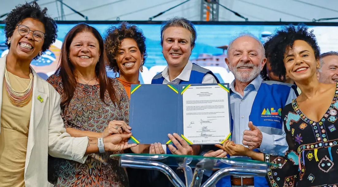 Lula marca presença em Campos na entrega do novo campus da UFF