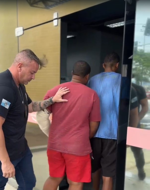 Civil realizou operação na Favela da Linha em Macaé que resultou em cinco detidos por tráfico