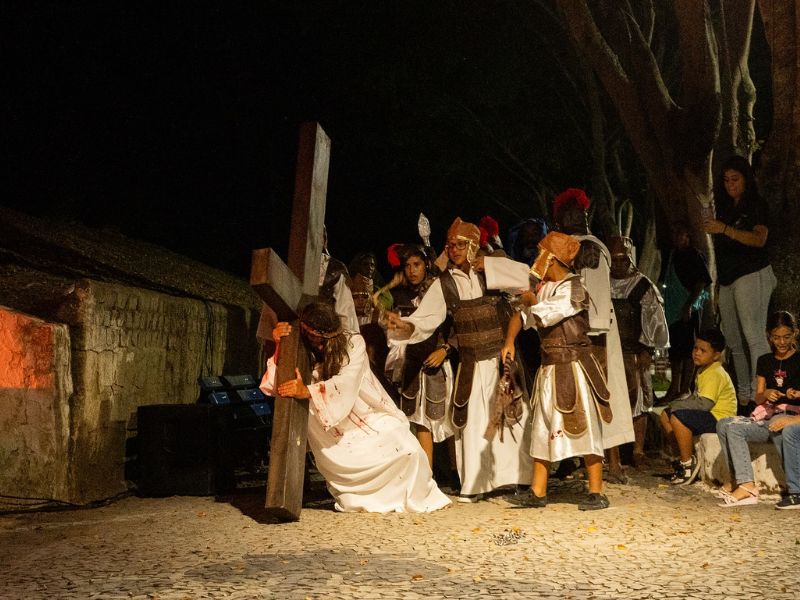 Auto da Paixão de Silva Jardim encanta moradores da cidade no feriado