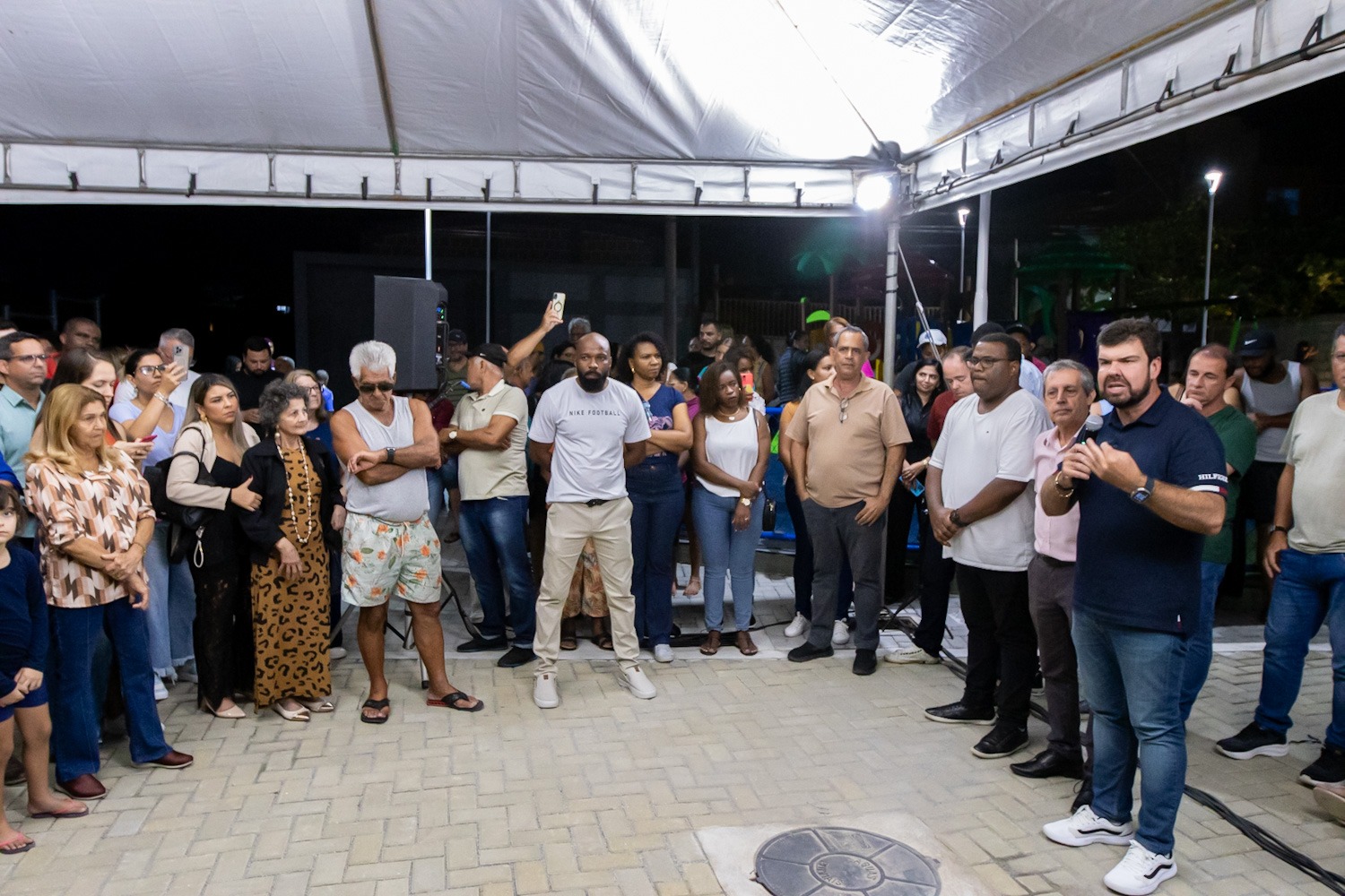 Novo espaço de lazer é entregue à comunidade do Sol y Mar, em Macaé