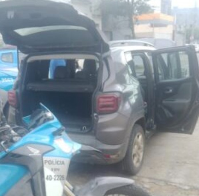 Homem é detido em Campos ao dirigir carro roubado