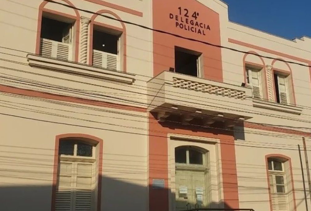 Polícia detém homem que tentou roubar 2 bifes de carne de supermercado em Saquarema