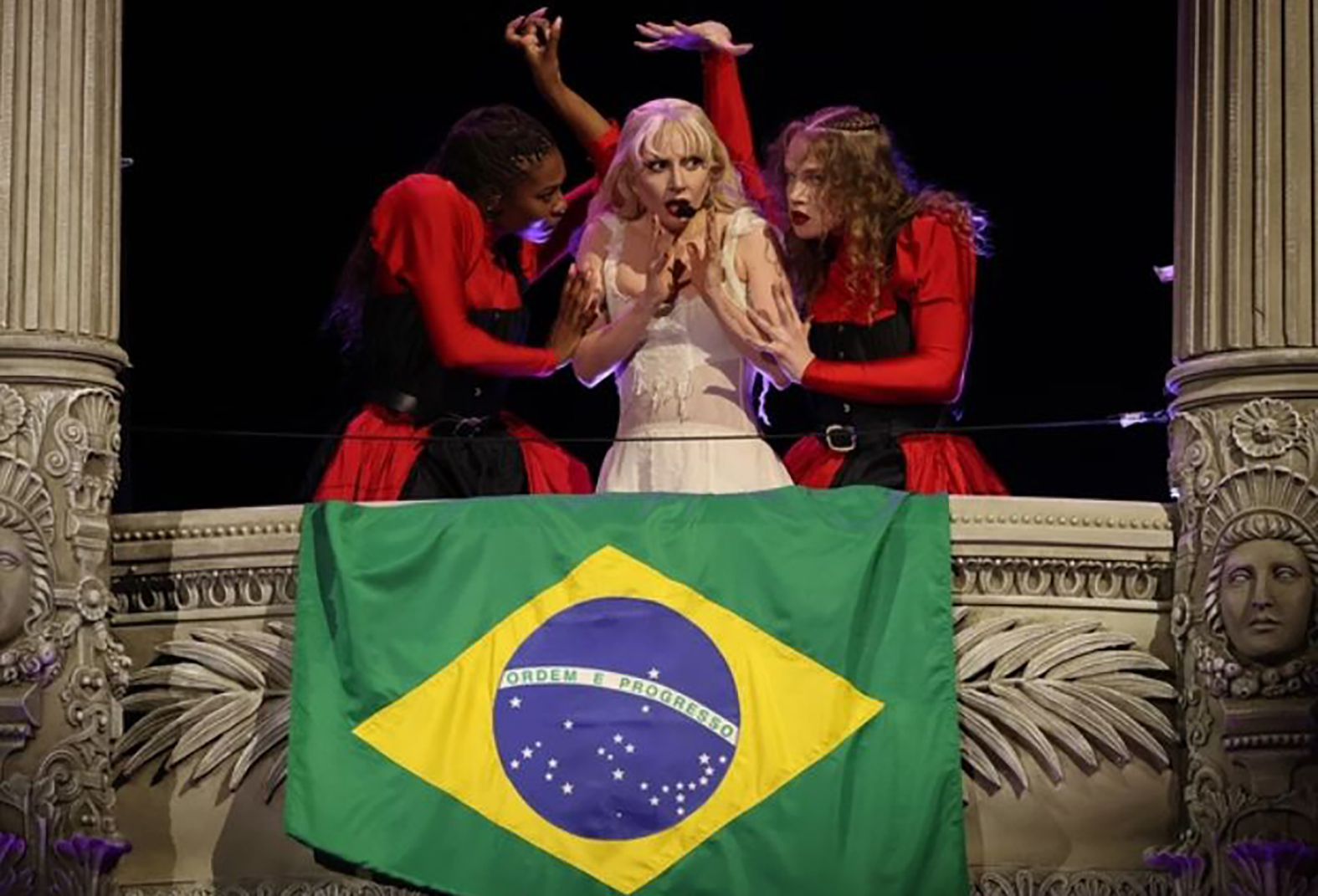 Feriadão com show de Lady Gaga no Rio fazem maio virar alta temporada na capital e no interior