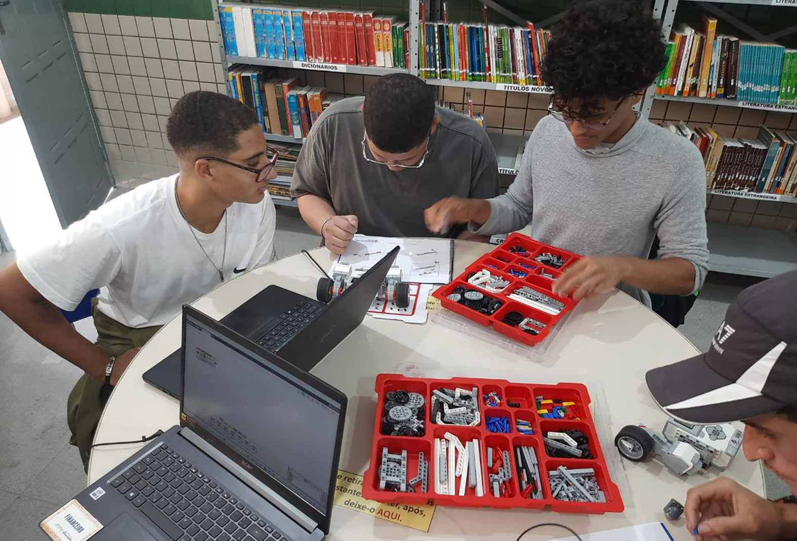 Tecnologia na sala de aula, Cabo Frio amplia curso de robótica para mais escolas da rede pública