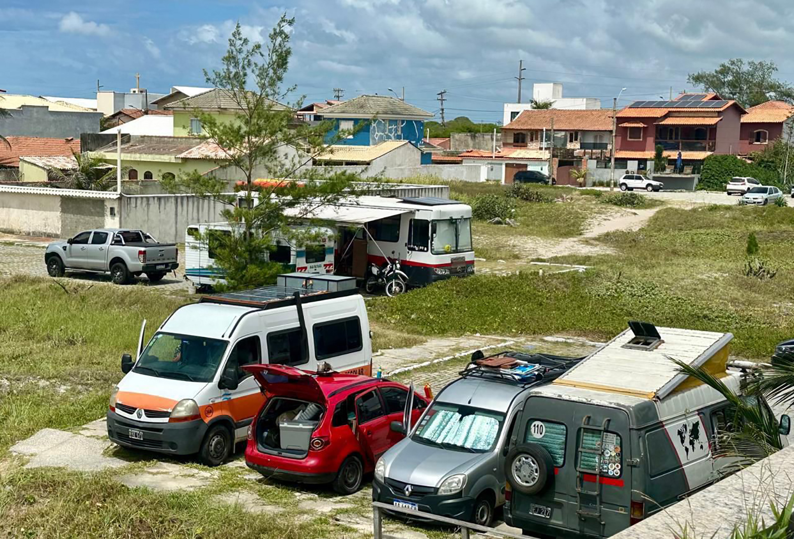 Uso indevido de motorhomes no Foguete acende alerta ambiental em Cabo Frio