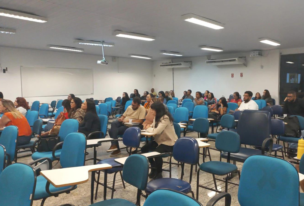 Cabo Frio mobiliza rede de proteção para debater desafios da adoção