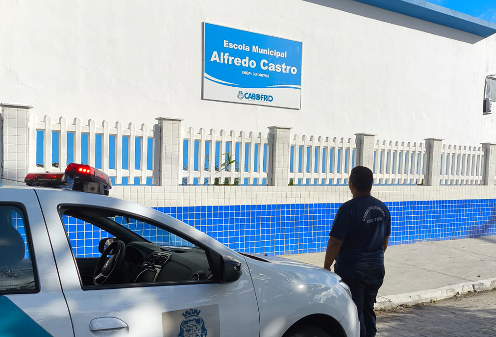 Guarda Municipal de Cabo Frio reforçam segurança no entorno das escolas com viaturas fixas e palestrantes