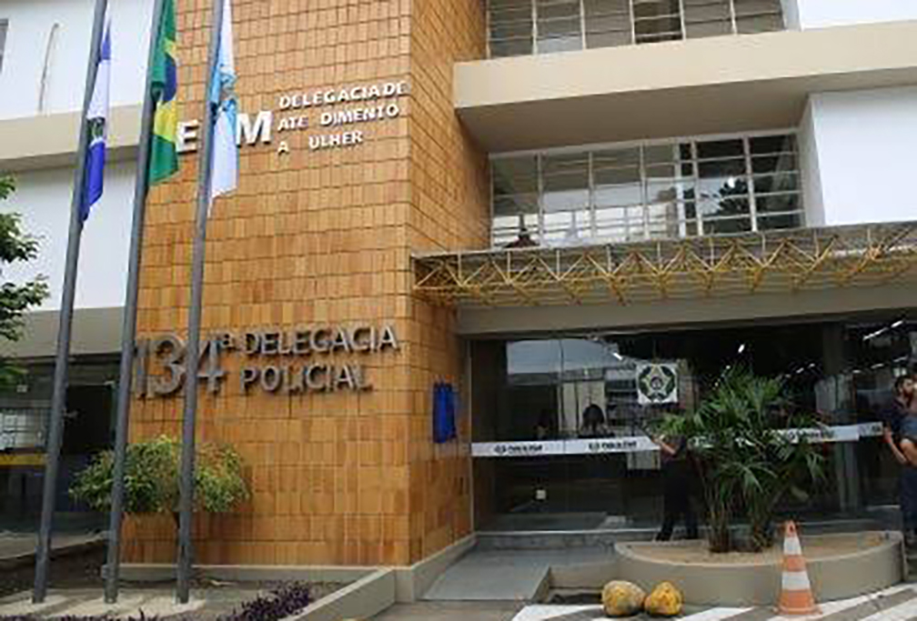 Prisão em Campos: homem desrespeita medida protetiva e tenta entrar na casa da ex