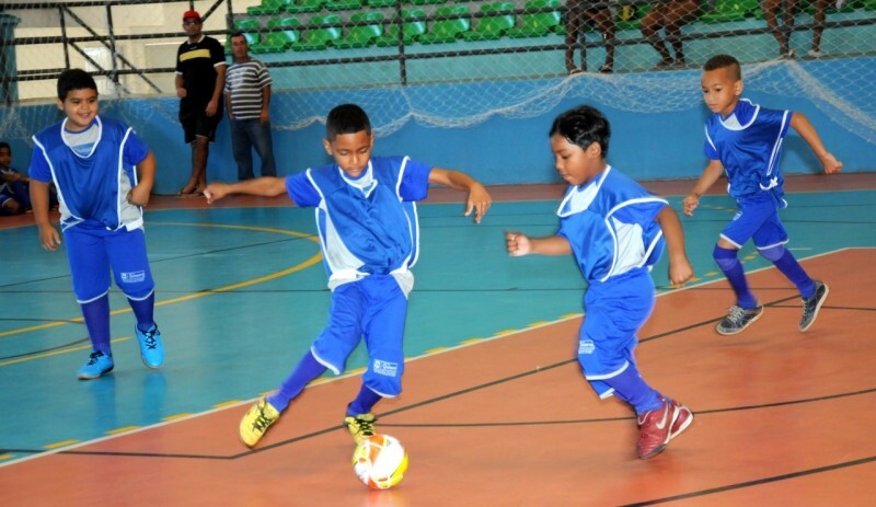 Ginásio de Quissamã recebe amistoso entre times de base de futsal