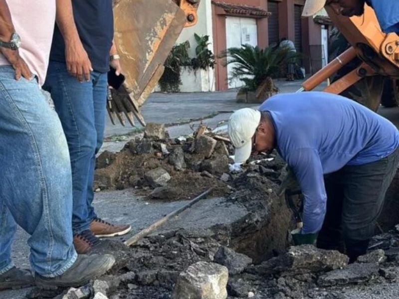 Depois de anos de abandono, rede de drenagem pluvial volta a receber atenção da gestão de Cabo Frio