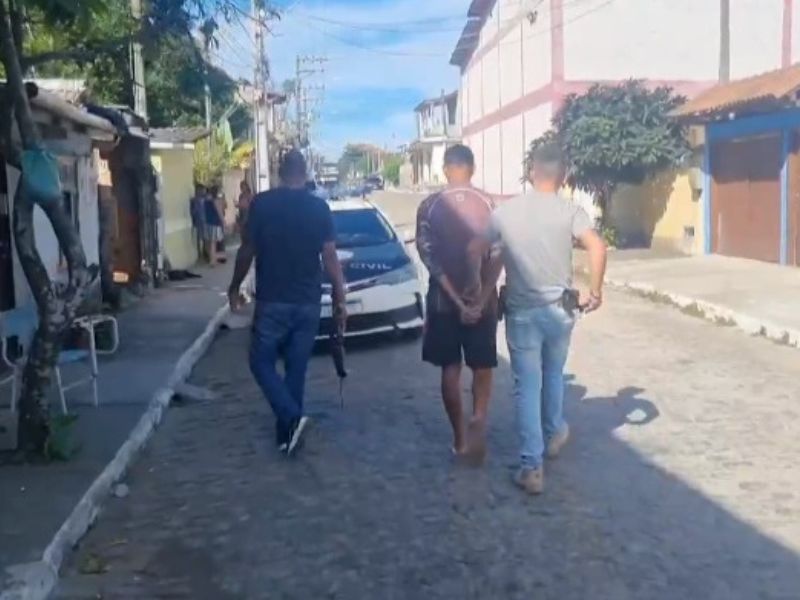 Policiais da 128ª DP prendem homem com eletrodomésticos roubados em Barra de São João