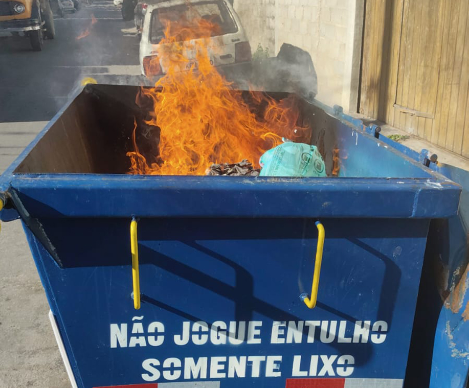 Em menos de um mês, Cabo Frio tem contêiner de coleta é destruído por incêndio criminoso