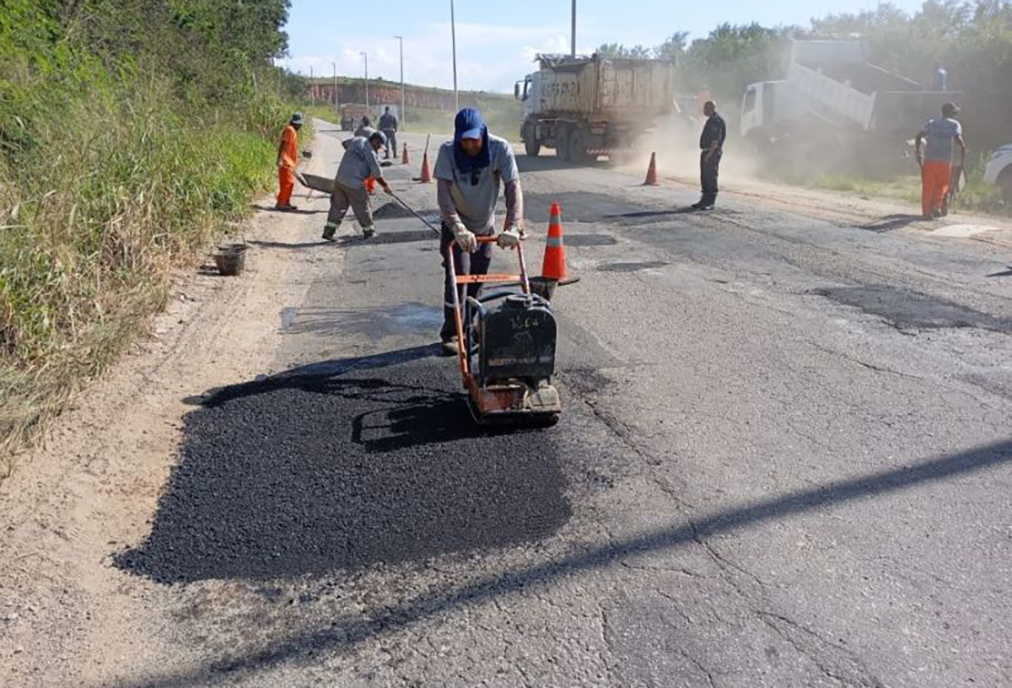Prefeitura segue com trabalhos de limpeza e desobstrução de redes de drenagem em Rio das Ostras
