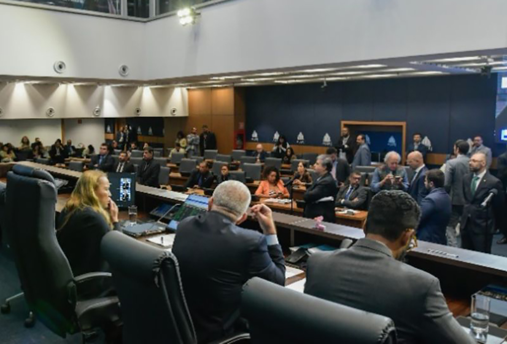 Projeto da LDO 2026 passa na Alerj, que veta aumento de emendas impositivas