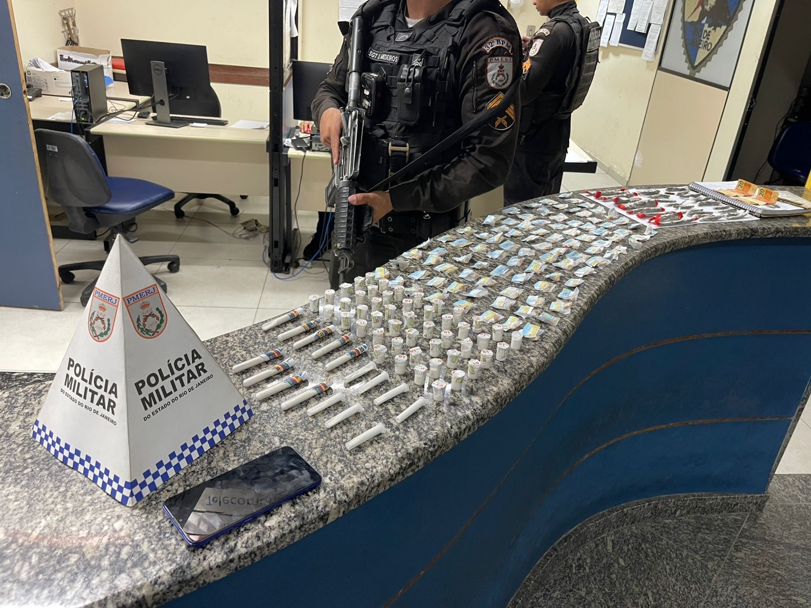 Denúncia leva 32º BPM a acabar com ponto de venda de drogas em Rio das Ostras