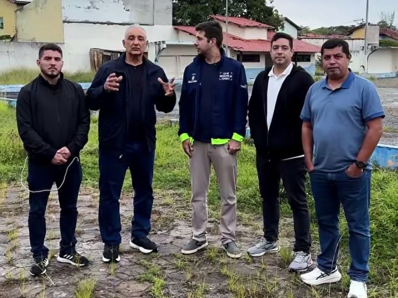 Rio das Ostras discute revitalização de campo society em parceria com o Estado