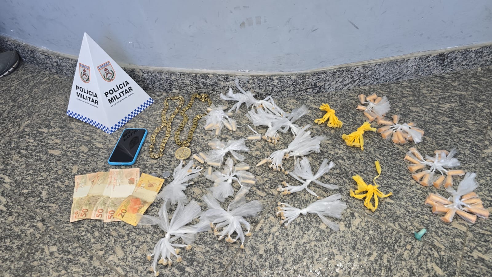 Patrulhamento resulta em prisão por tráfico no Cajueiros, em Macaé