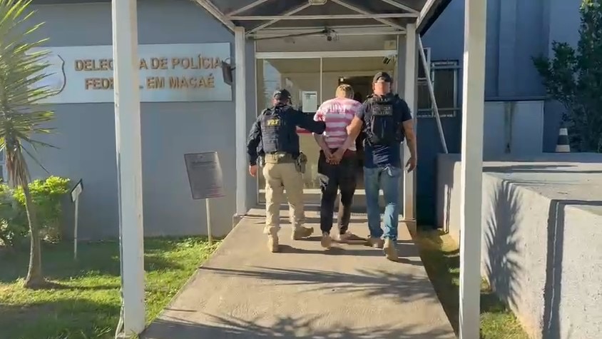Homem tenta transportar drogas pela BR-101 e acaba preso na altura de Casimiro de Abreu