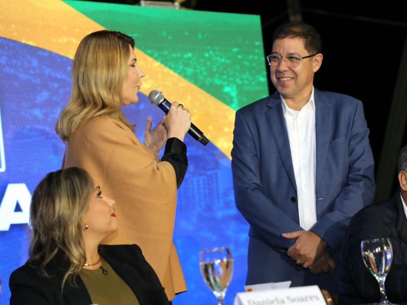 Manoela Peres tem pré-candidatura a deputada federal anunciada em evento do PL em Araruama