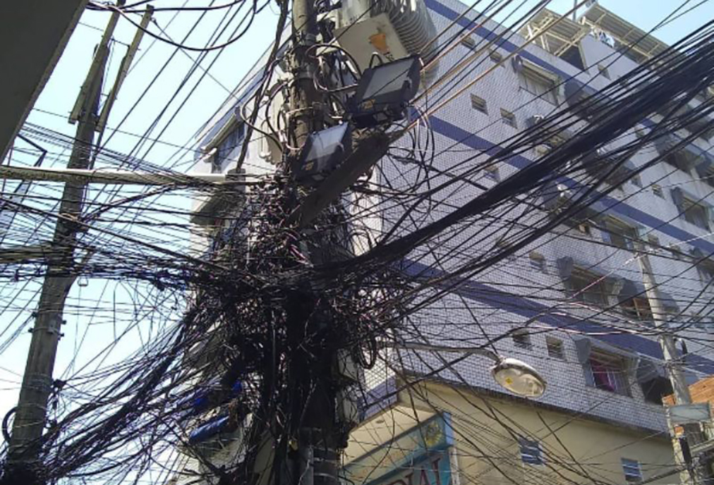 Região dos Lagos tem duas cidades entre as 5 que mais sofrem com “gatos” na luz em todo o Estado