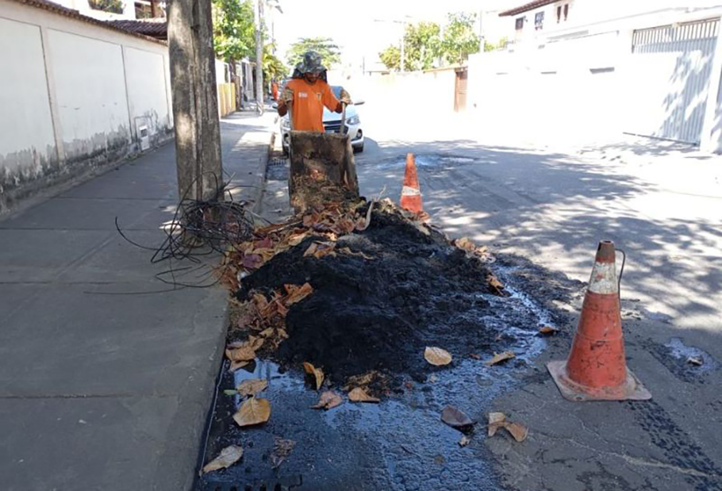 Equipes da prefeitura intensificam trabalhos em pontos de alagamentos em Rio das Ostras
