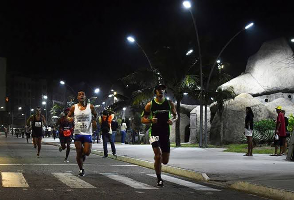 Trânsito terá bloqueios e desvios por conta de corrida na orla de Cabo Frio