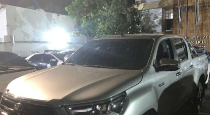 Hilux roubada é localizada pela polícia em operação entre Campos e São Fidélis