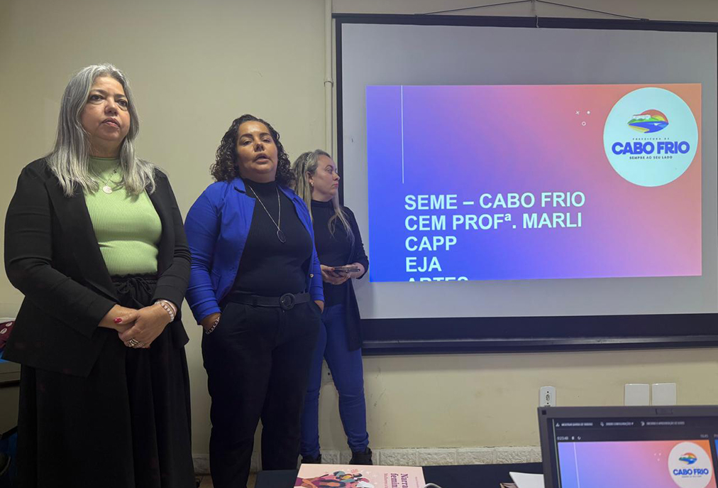 Encontro regional reúne práticas de sucesso da EJA com participação de Cabo Frio