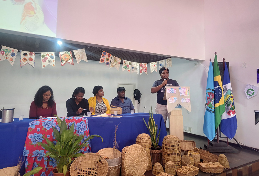 Saberes ancestrais e pedagogia inclusiva pautam seminário quilombola  em Cabo Frio