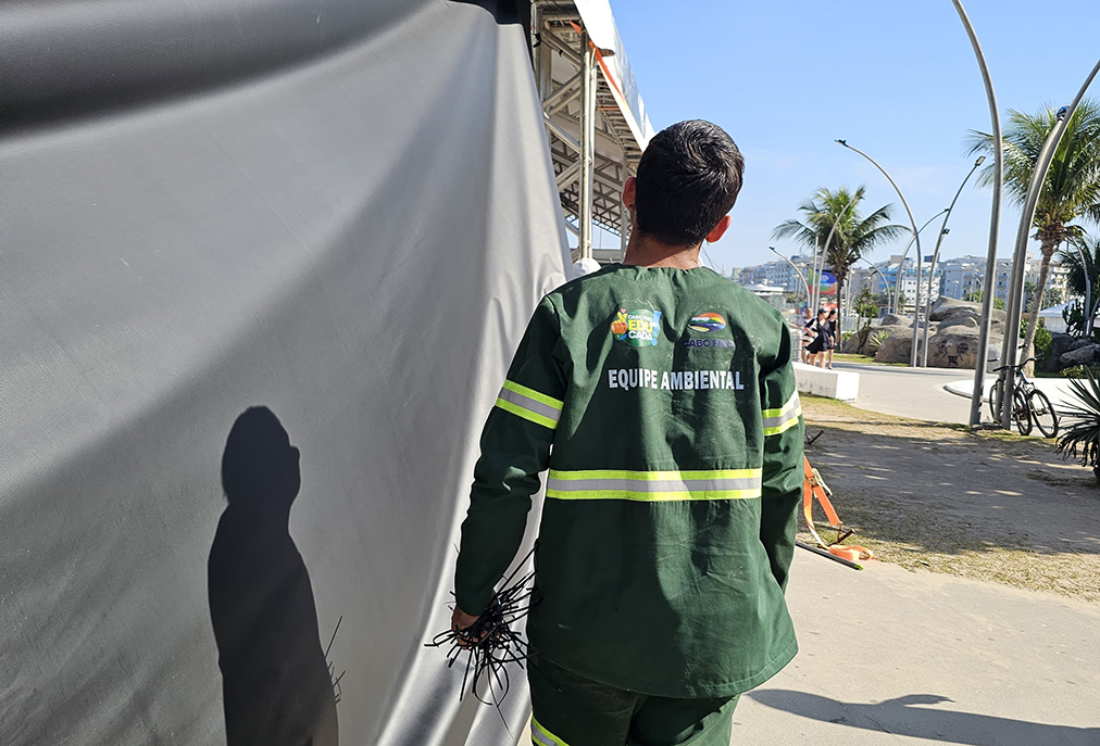 Projeto reaproveita lonas e impulsiona economia circular na Cabo Frio