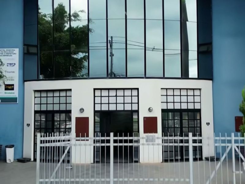 Deputado federal visita dependências do Hospital Municipal de Rio das Ostras