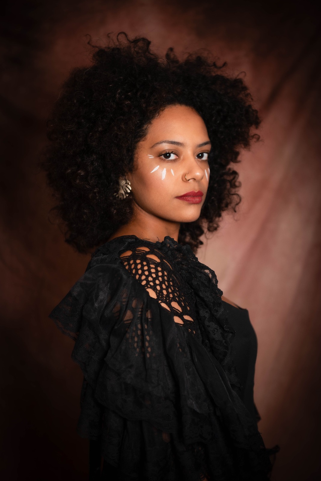 Teatro Firjan SESI Macaé será palco do show “Soturna”, de Thati Dias