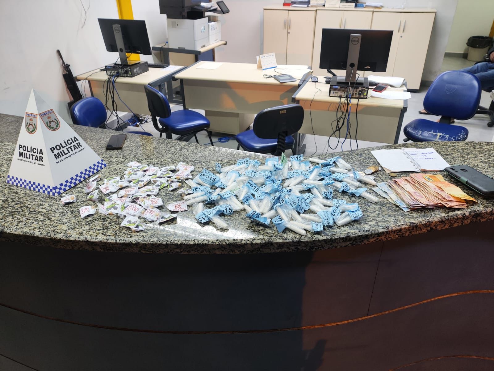 Ação da PM prende homem com drogas em Casimiro de Abreu no fim de semana