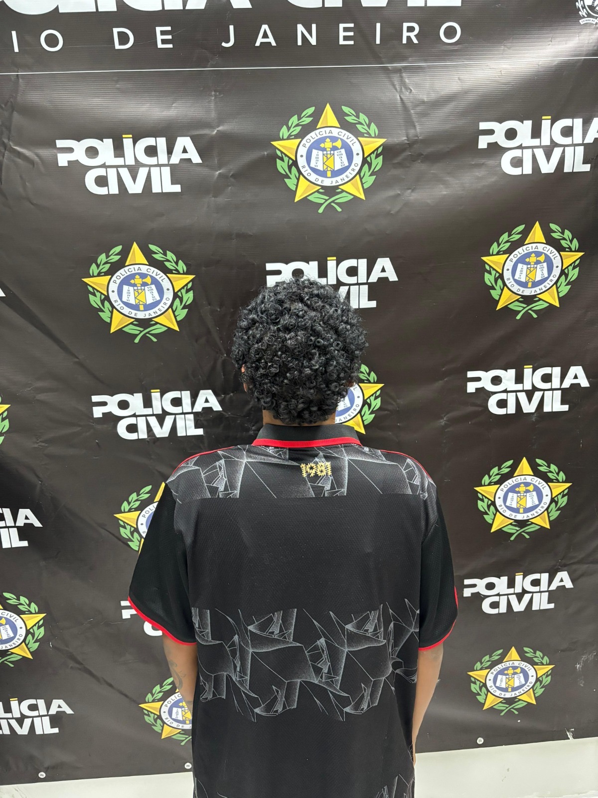 Civil de Macaé prendeu uma mulher com drogas no bairro Lagomar