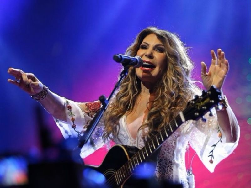 Elba Ramalho faz show gratuito no Festival Sesc de Inverno em Barra de São João