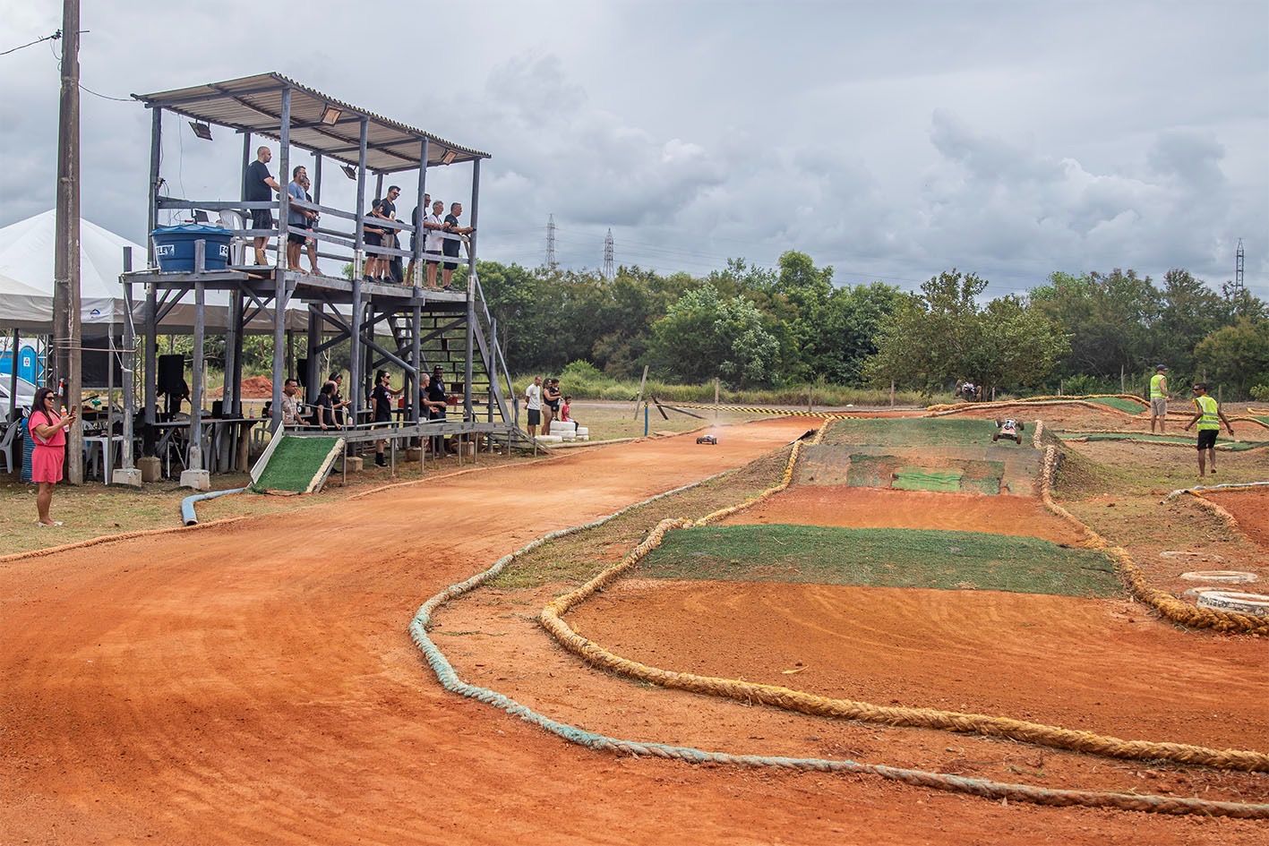 Rugido dos motores toma conta de Macaé com estadual de automodelismo