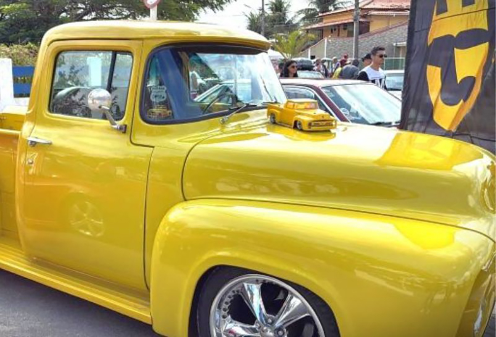 Exposição de carros antigos movimentou distrito de Araruama no fim de semana