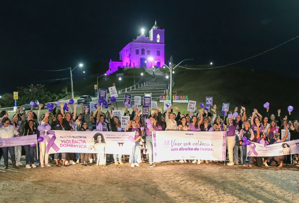 Marcha pelo fim da violência contra a mulher abre campanha do Agosto Lilás em Saquarema