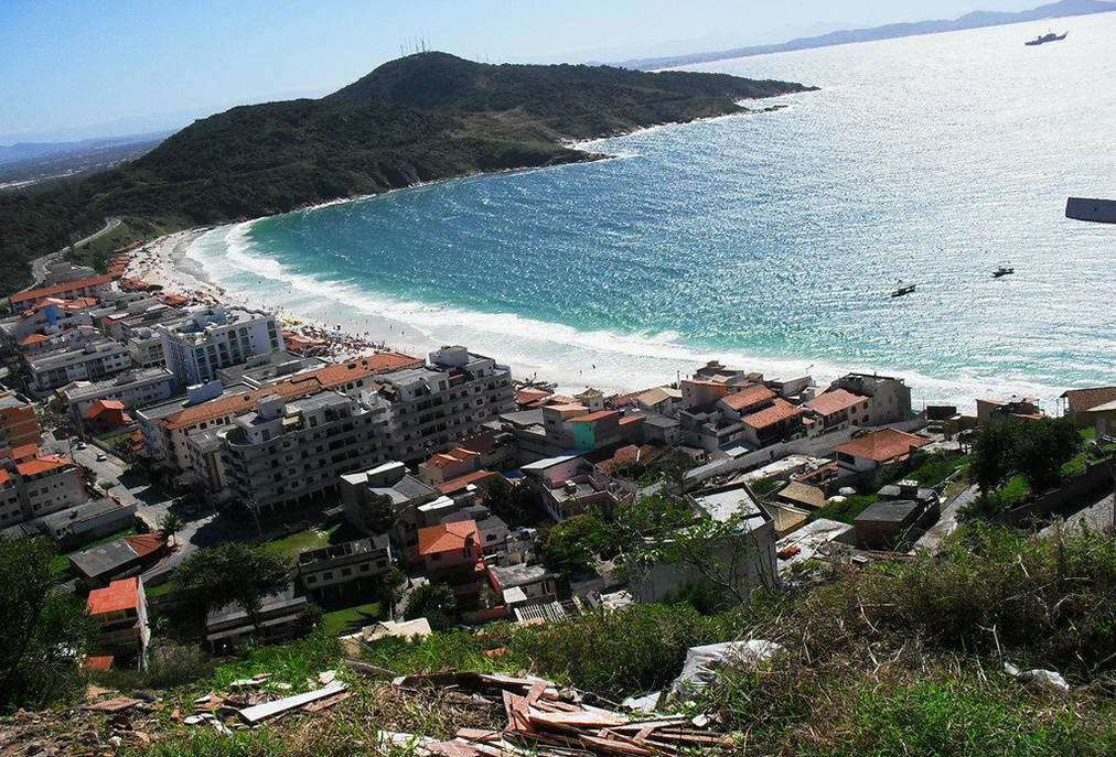Equipes sociais e de segurança atuam em comunidade de risco em Arraial