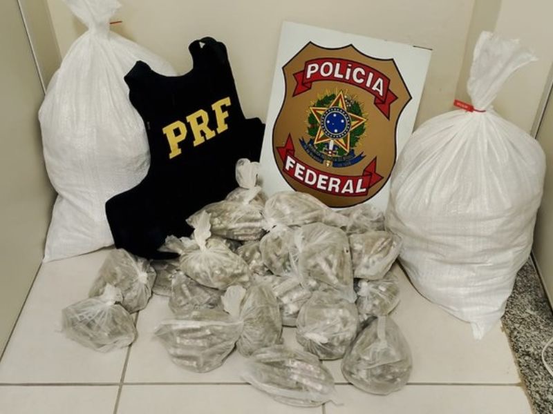Ação conjunta da PF com a PRF intercepta traficante com 40 kg de maconha em Casimiro