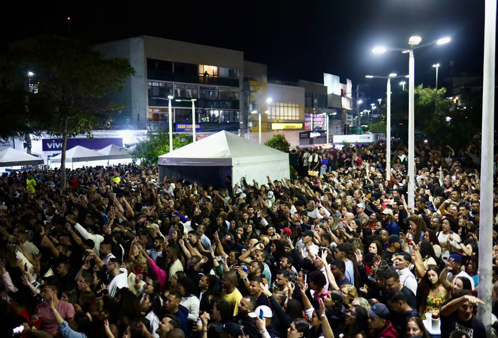 Cabo Frio recebe pagode de Tiee e valoriza artistas locais na Praça Porto Rocha