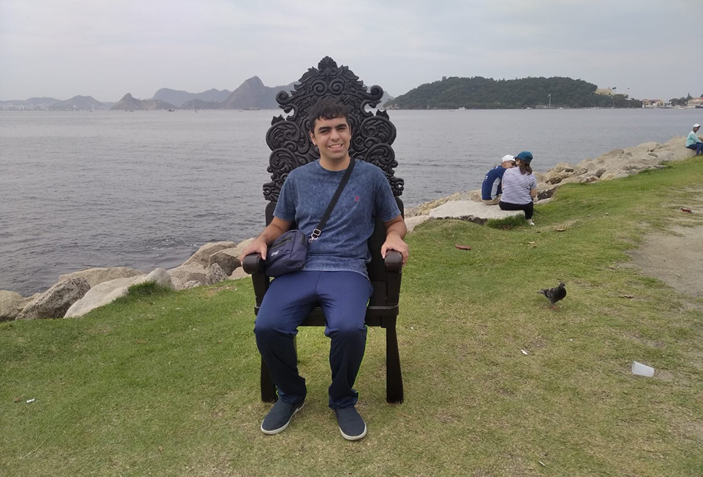 Jovem de Cabo Frio propõe app que combina banco digital e rede social