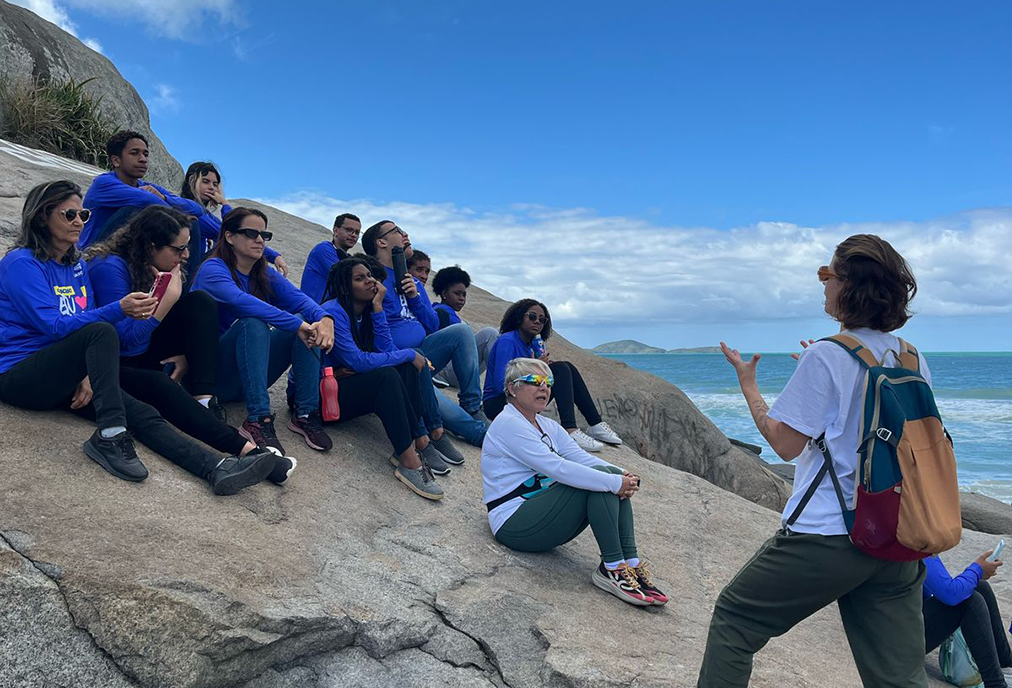 Cabo Frio estimula preservação ambiental com alunos em atividade prática