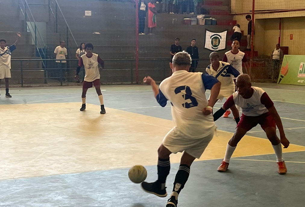 Tamoios vibra com futsal sub-18 dos Jogos Estudantis Municipais