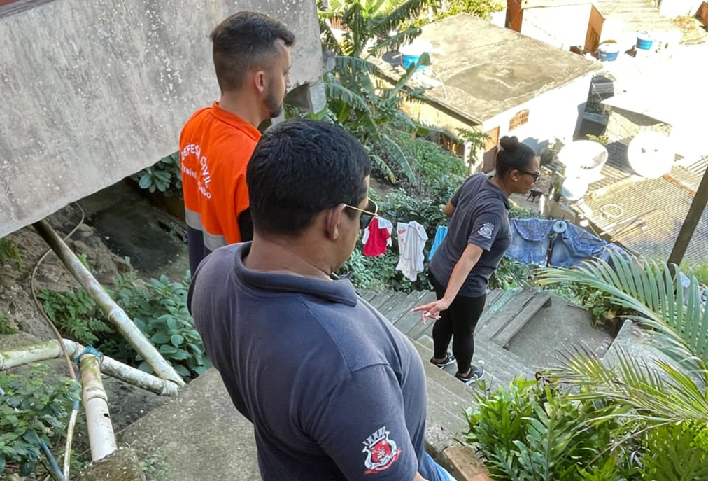 Arraial do Cabo reforça cadastramento de moradores em áreas de risco