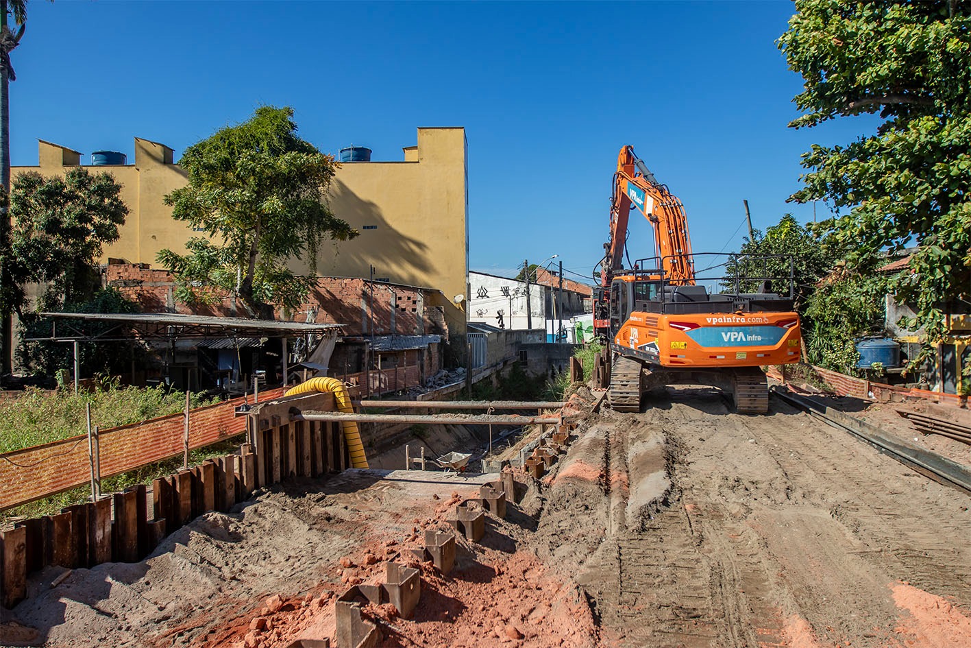Prefeitura de Macaé executa obras de drenagem em ruas estratégicas da cidade