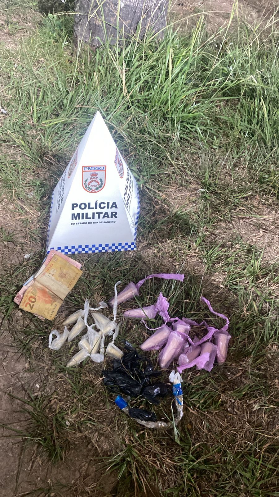 Casal é detido com drogas escondidas no Centro de Macaé